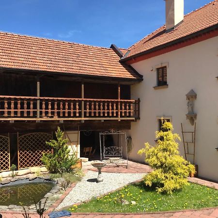Zámeček Zdíky - Moderní velký apartmán Bujanov Exterior foto