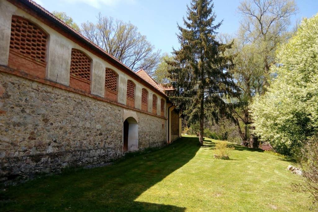 Zámeček Zdíky - Moderní velký apartmán Bujanov Exterior foto