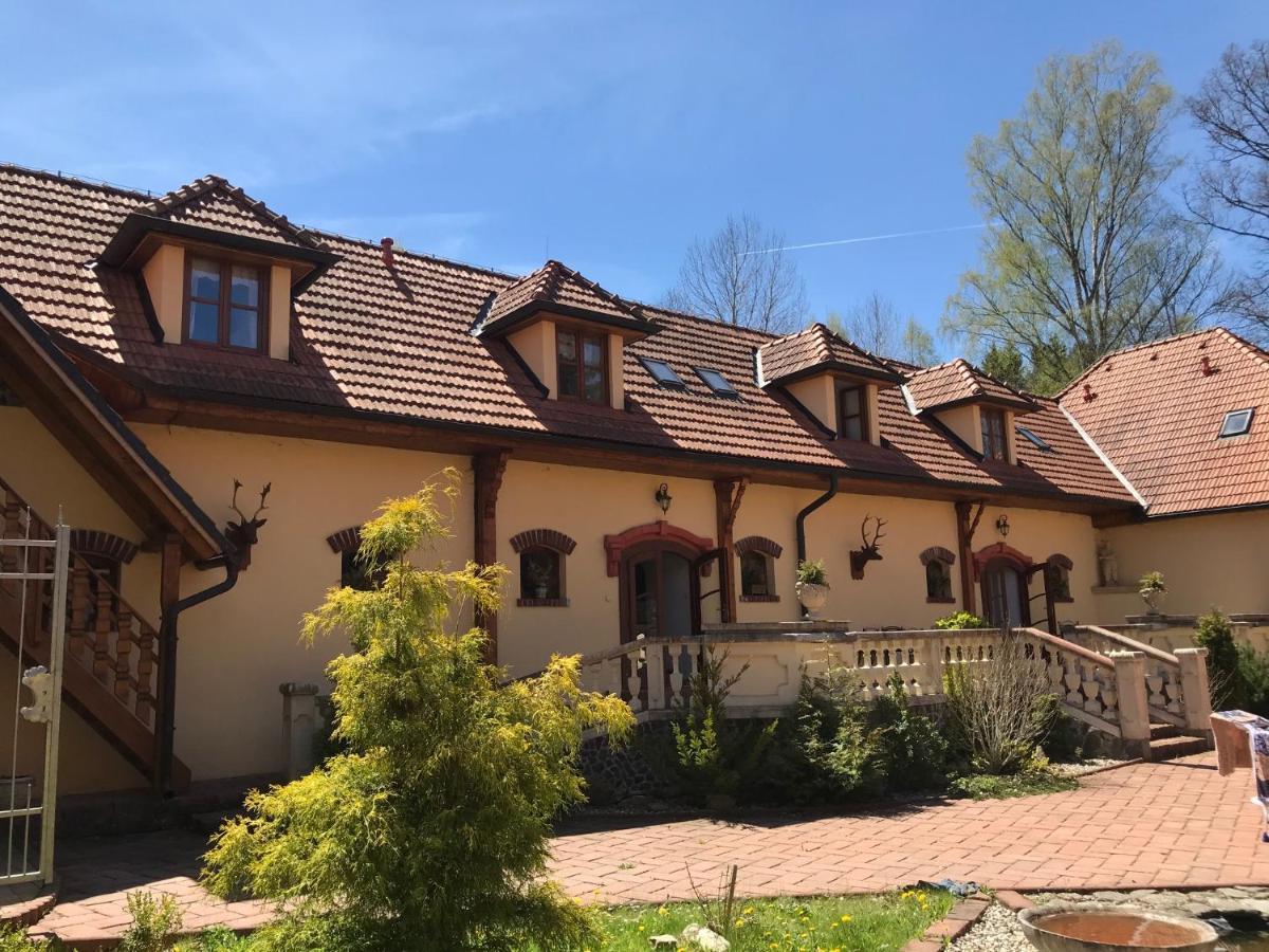 Zámeček Zdíky - Moderní velký apartmán Bujanov Exterior foto